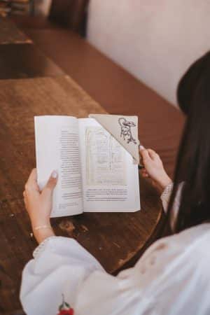 Un café, un livre / Kitap Ayracı