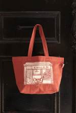 Café Littéraire / Pembe Çanta