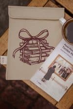 Le Cadeau Littéraire/ Bej Kitap Kılıfı